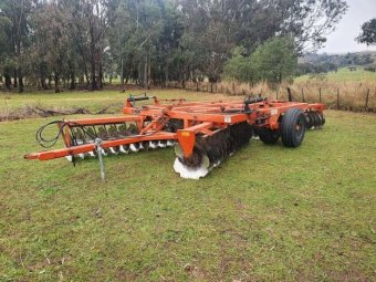 Under Auction - (A154)  56 Plate Ennor Disc Plough 