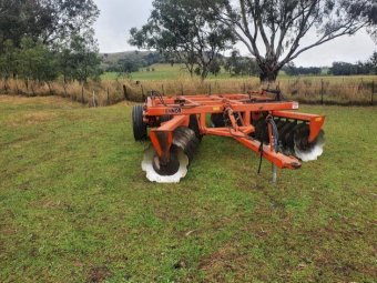 Under Auction - (A154)  56 Plate Ennor Disc Plough 