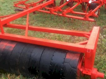 International 5600 Bin and Gaston 24 Tyne Seeder Bar