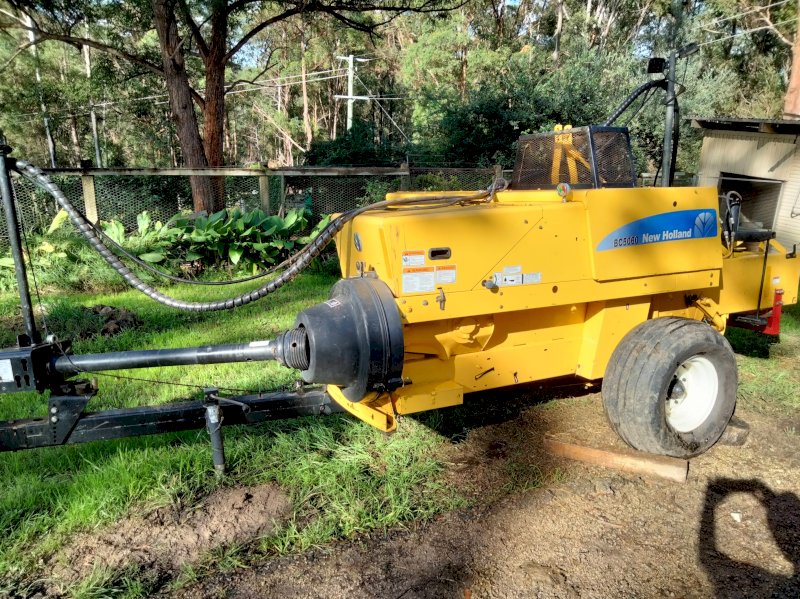 NEW HOLLAND 5060 SMALL SQUARE BALER