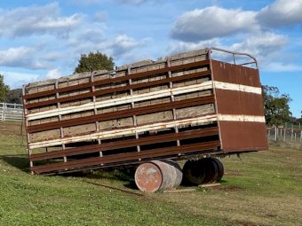 1982 Mitsubishi FX 102 Tipping Truck