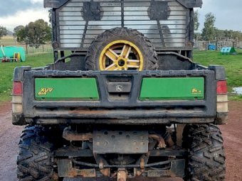 Under Auction - (A156)  	John Deere Gator 
