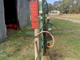 Munro Post Driver