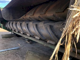 John Deere 4890 Windrower with 2 Fronts