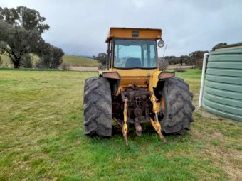 Chamberlian 3380 tractor  with 3200 SLR front end loader, bracket