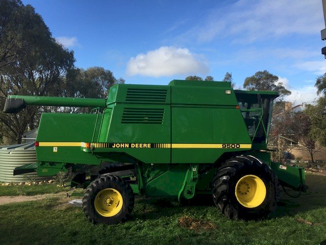 1994 John Deere 9500 Header with Front