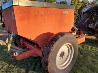 Under Auction - (A155)  IH 5600 Air Seeder Bin 