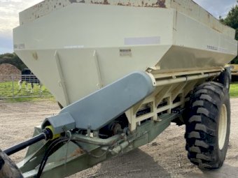 Marshall 880T Spreader
