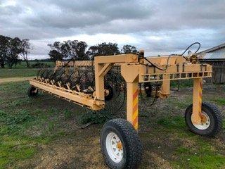 16 Wheel V Rake