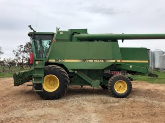John Deere 9600 with 36ft Tin Front with Trailer