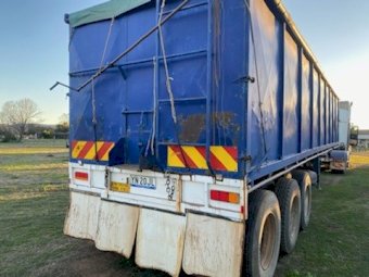 1981 Freighter Tri Axel Grain Tipper