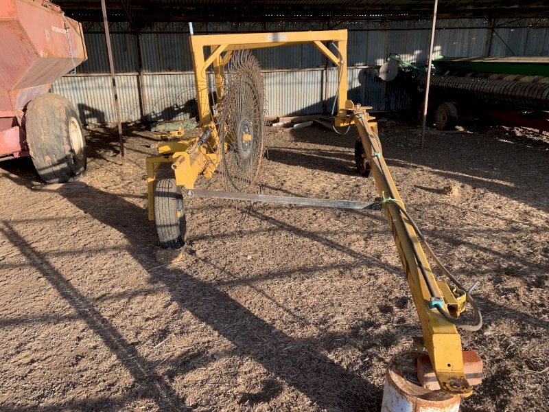 (A160)  Elsworth 11 Wheel Rake