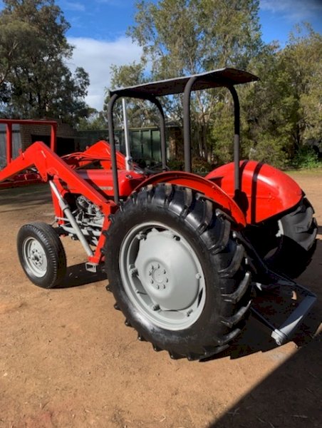 Under Auction - (A160)  Massey Ferguson 35 Tractor 