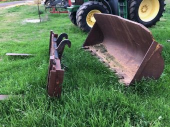 Under Auction - (A158)  CAT IT18B Loader 