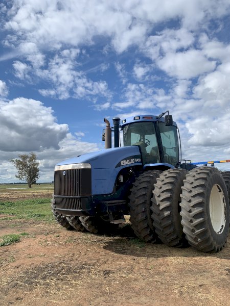 2004 New Holland TJ 450 Articulated Tractor