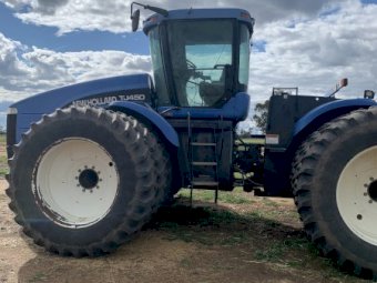 2004 New Holland TJ 450 Articulated Tractor