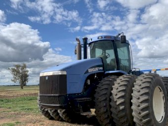 2004 New Holland TJ 450 Articulated Tractor