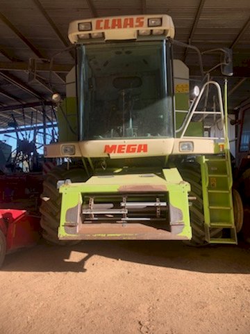1997 Claas Mega 204 Header with 30' Front