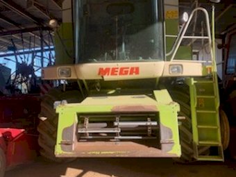 1997 Claas Mega 204 Header with 30' Front