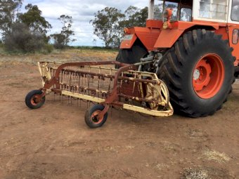 New Holland 57 Rake