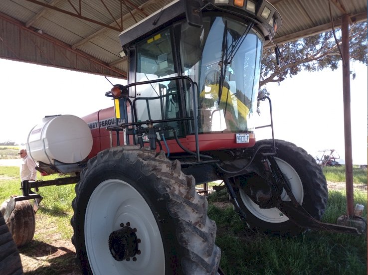 Massey Ferguson 5240 Windrower With 30ft Draper Front