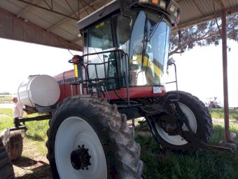 Massey Ferguson 5240 Windrower With 30ft Draper Front
