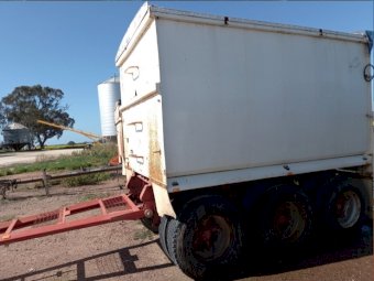 1984 Hercules Triaxle Trailer