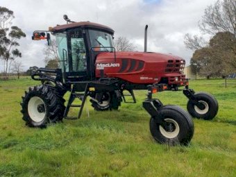 2014 MacDon 155 with 2009 MacDon D 60 40 ft Front and Leith Comb Trailer