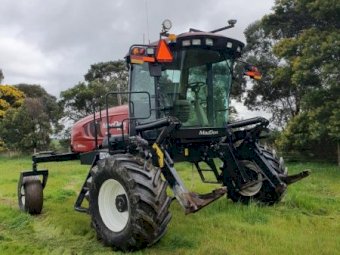 2014 MacDon 155 with 2009 MacDon D 60 40 ft Front and Leith Comb Trailer