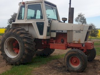 Case Agri King 1070 Tractor