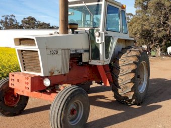 Case Agri King 1070 Tractor