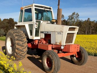 Case Agri King 1070 Tractor