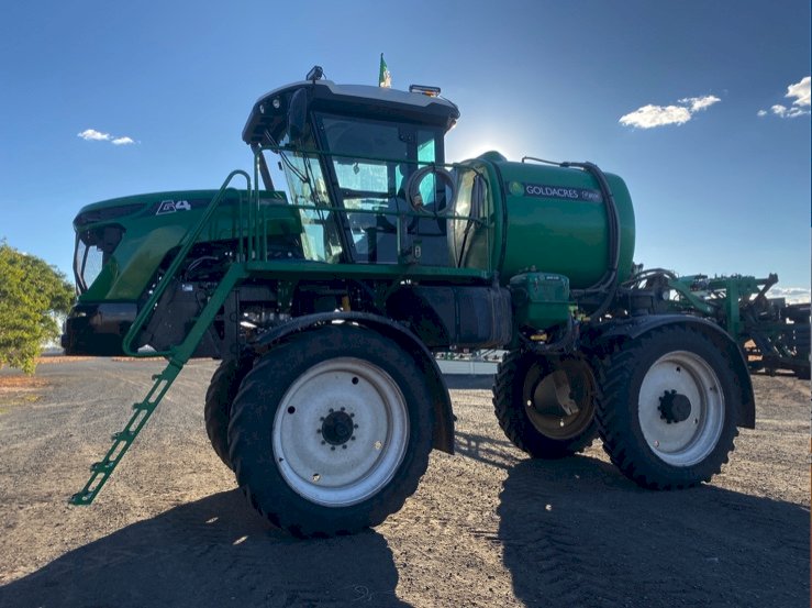 2016 Goldacres G4 Crop Cruiser Sprayer
