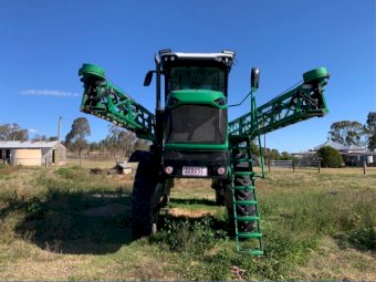 2016 Goldacres G4 Crop Cruiser Sprayer