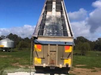 Under Auction - (A160)   1988 34ft Panther Triaxle Aluminium Trailer 