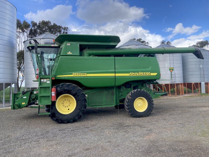 2004 John Deere 9660 Header