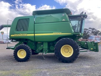 2004 John Deere 9660 Header