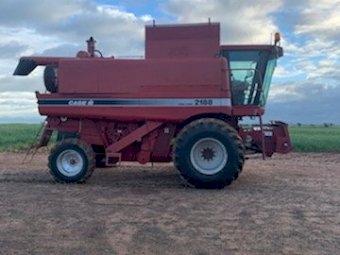 Case IH 2188 with Case IH 1020 30ft Flex Front with Trailer