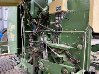 Under Auction - (A165) 2007 Krone VP1800 Round Baler 
