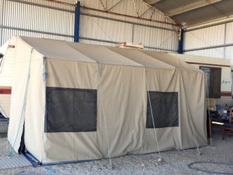 32' Tri Axle Caravan