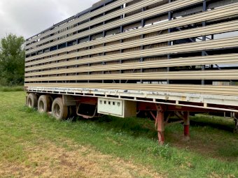 1989 Barker 40ft Trailer with Duncan 3x1 Crate