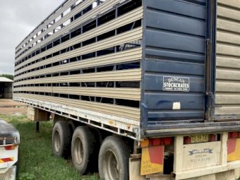 1989 Barker 40ft Trailer with Duncan 3x1 Crate