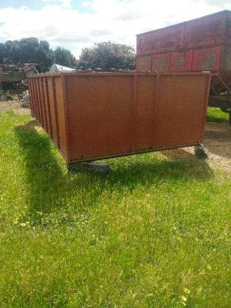 Grain Bin 17ft-9" × 8ft