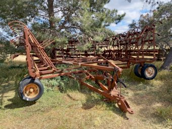 40ft International 751 Cultivator