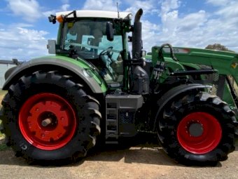Under Auction - (A162)  2016 Fendt 824 Vario Tractor 