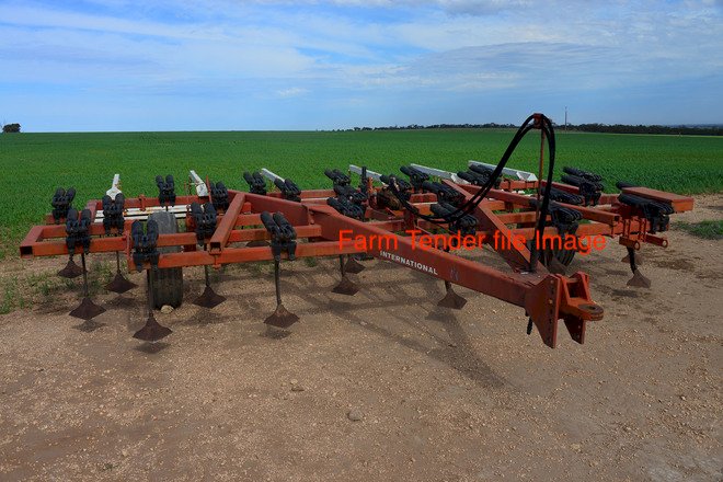 WANTED International 2-11 25 Tyne Scarifier