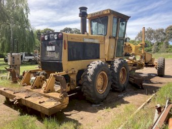 1981 John Deere 770 A Grader with Rippers