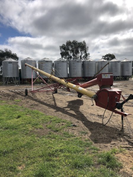 2016 Westfield Auger 73'-10” Swing Away with Hopper