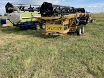 Honey Bee 36ft Draper Front with Trailer