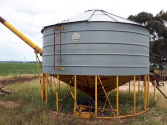 Ackland 30T (360 bag) 9" PTO Auger Field Bin